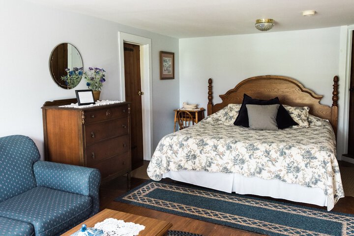 Room 4 of 27