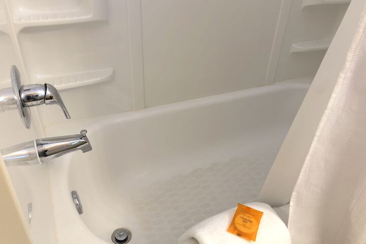 Room 203 of 259