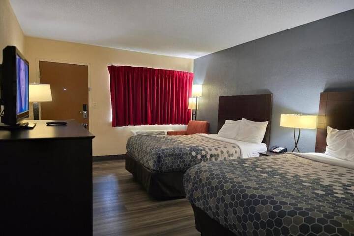 Econo Lodge Inn & Suites Mason City - Clear Lake