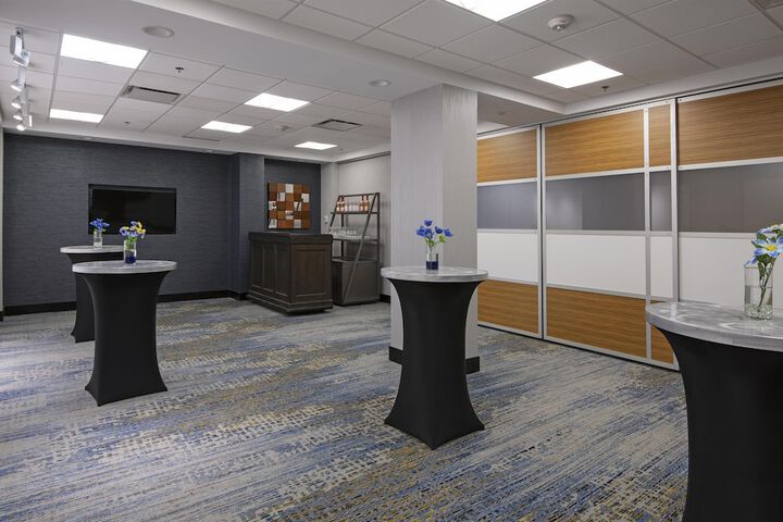 DoubleTree by Hilton Hotel West Edmonton