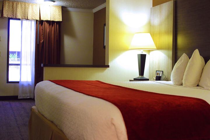 Room 18 of 28