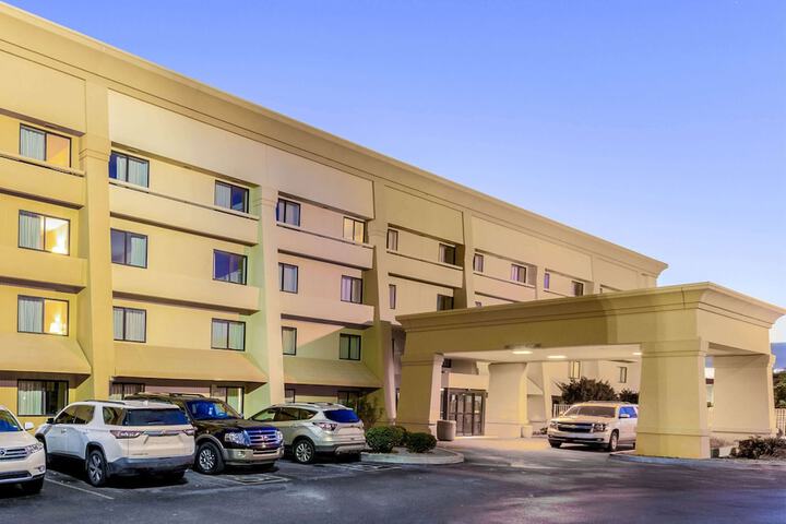 Hotel 2 of 30
