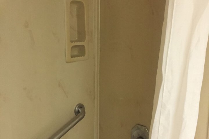 Room 38 of 131