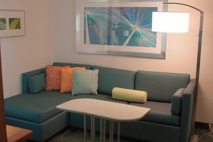 Room 10 of 16