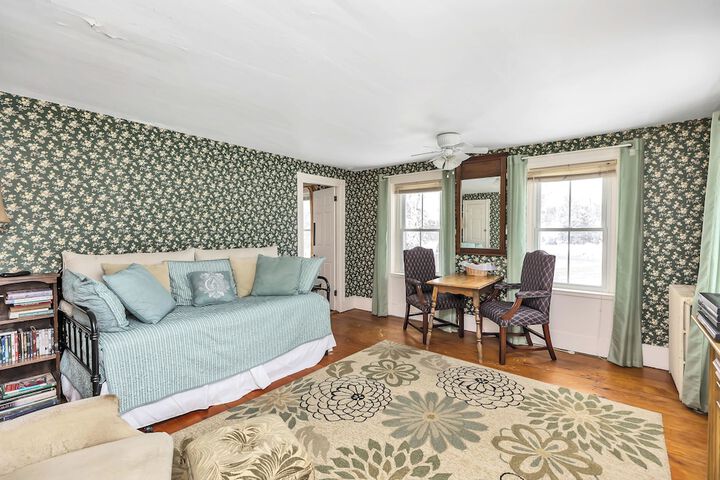 Room 28 of 52