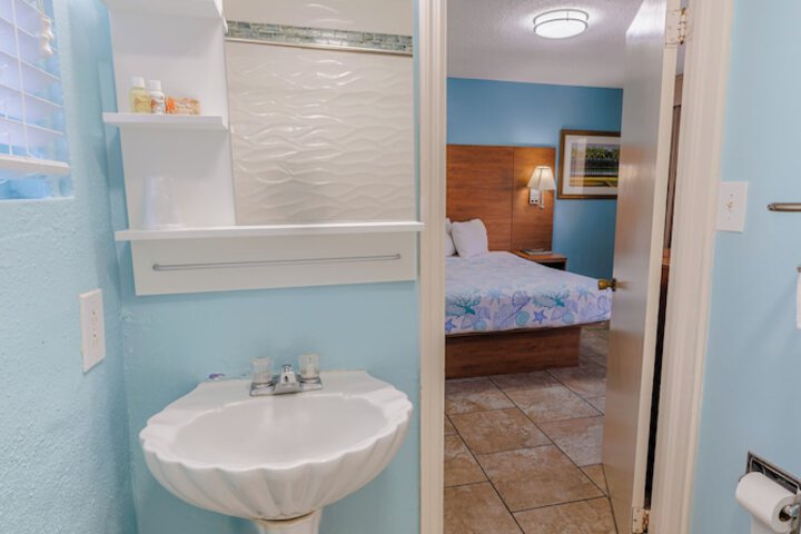 Dunes Inn & Suites