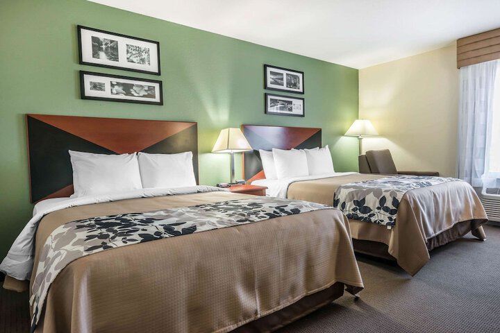 Room 21 of 38