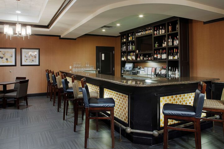 Lounge 61 of 68