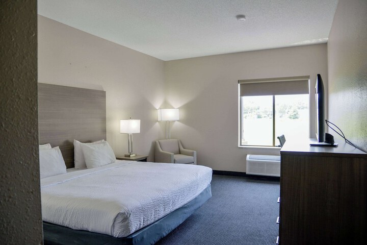 Room 25 of 46
