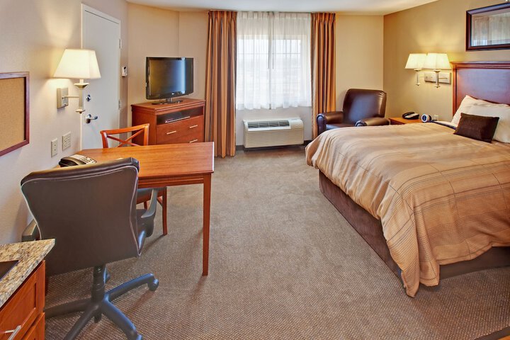 Room 27 of 46