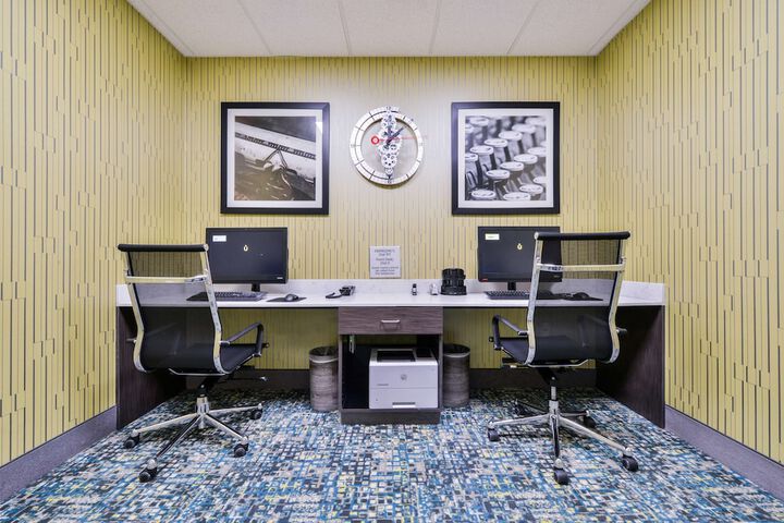 Business Center 42 of 43