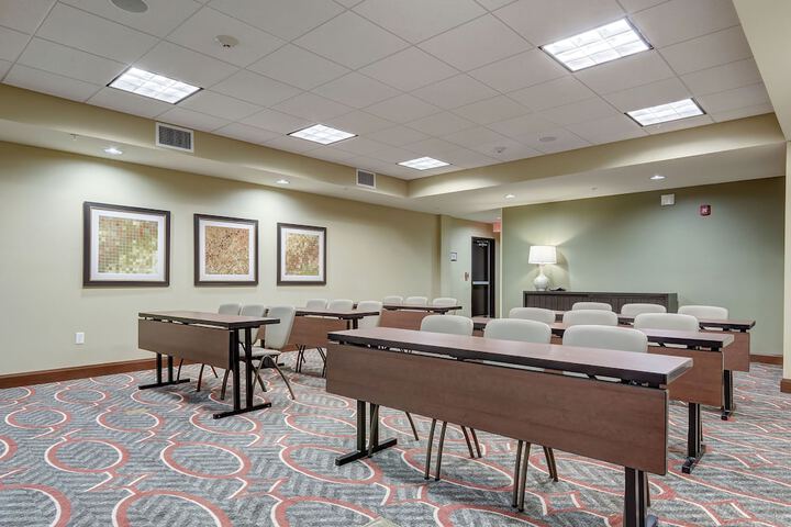 Staybridge Suites St. Louis - Westport by IHG