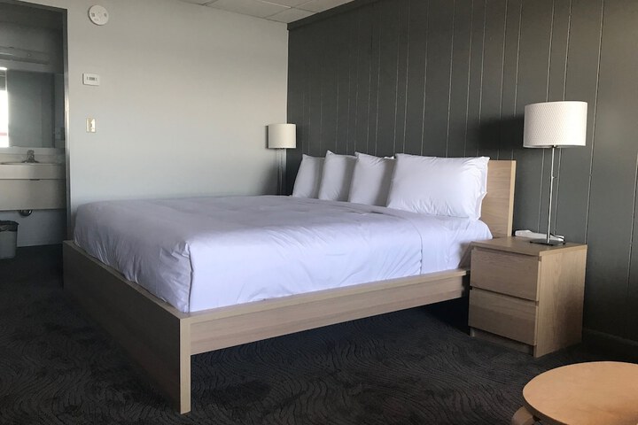 Harbor Inn Self Check-in Hotel