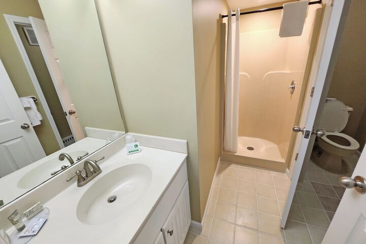 Pointes North Beachfront Hotel – 2 Person Spa Tub Studios