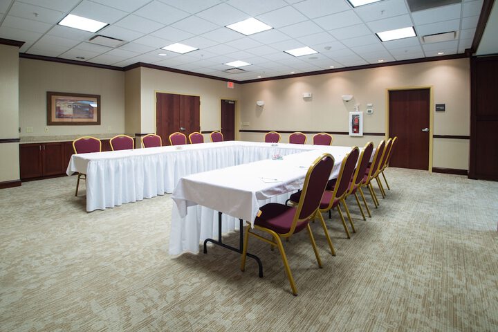 Hampton Inn & Suites Greensburg