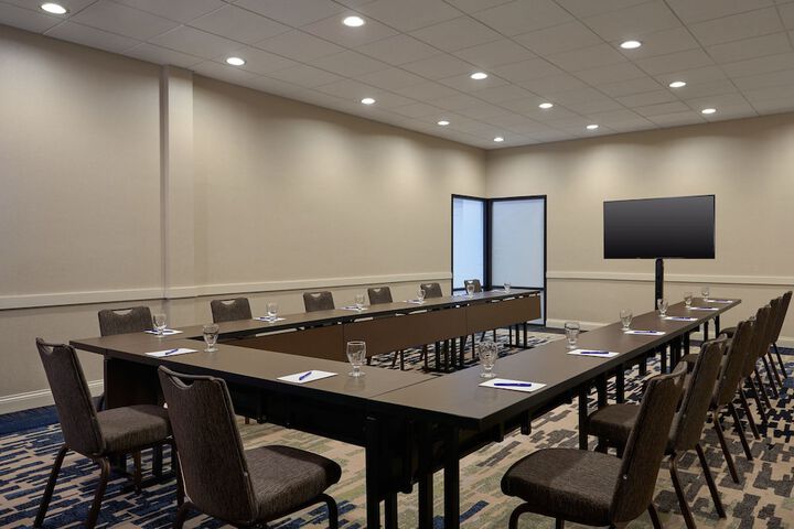 Delta Hotels by Marriott Minneapolis Northeast
