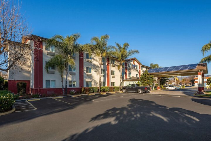 Hotel 2 of 36