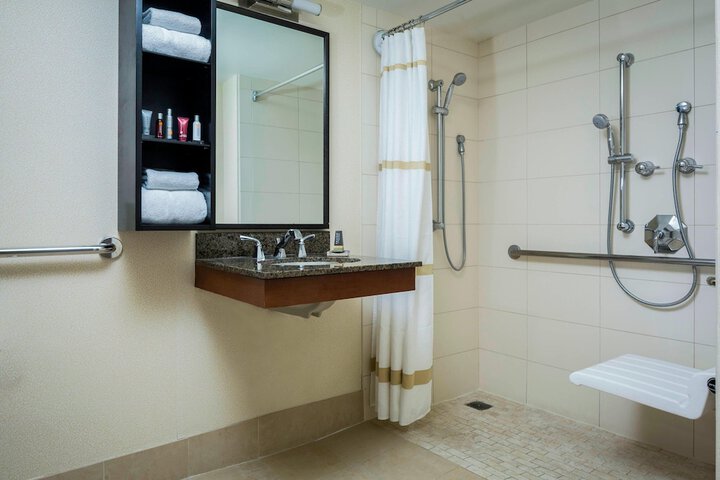 Room 25 of 49