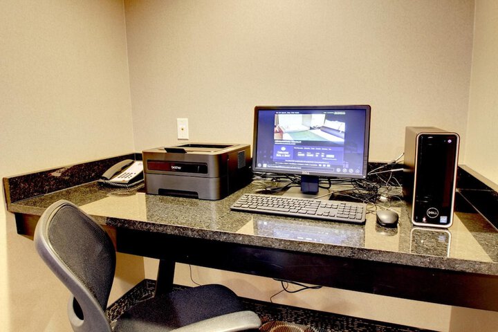Business Center 45 of 46