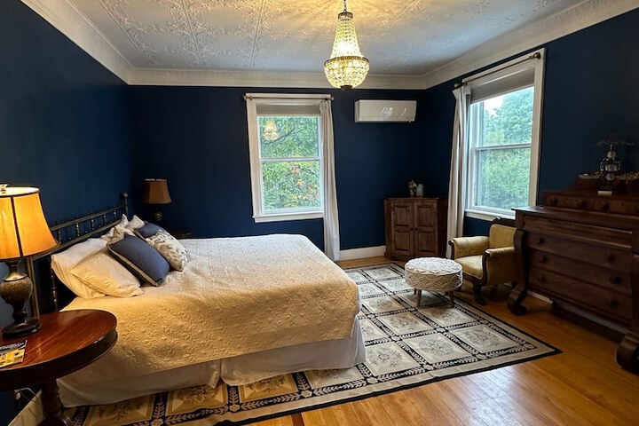 Room 25 of 79