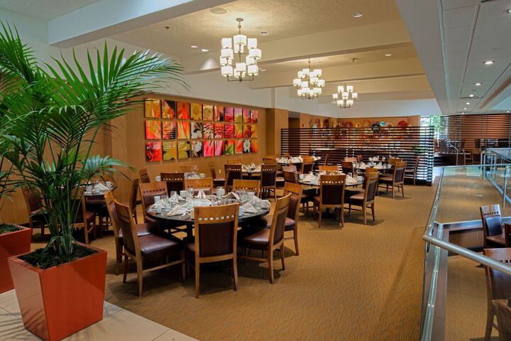 Dining 51 of 64