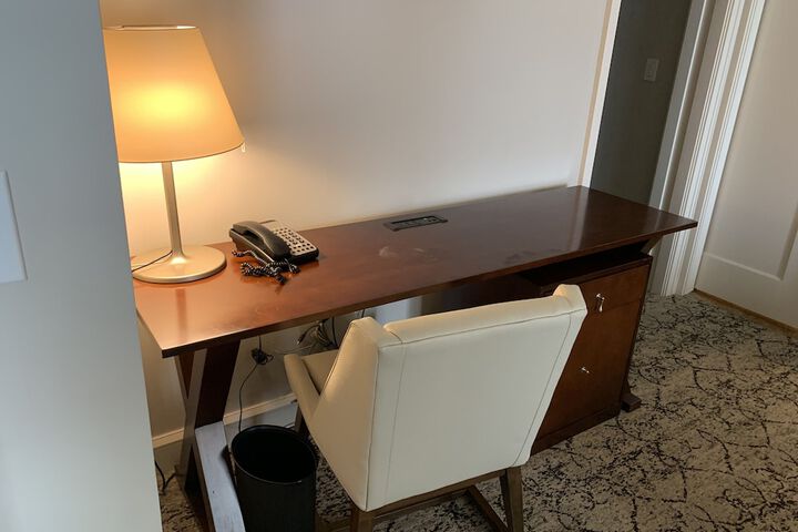 Room 95 of 412
