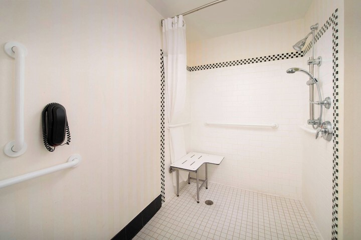 Room 12 of 26