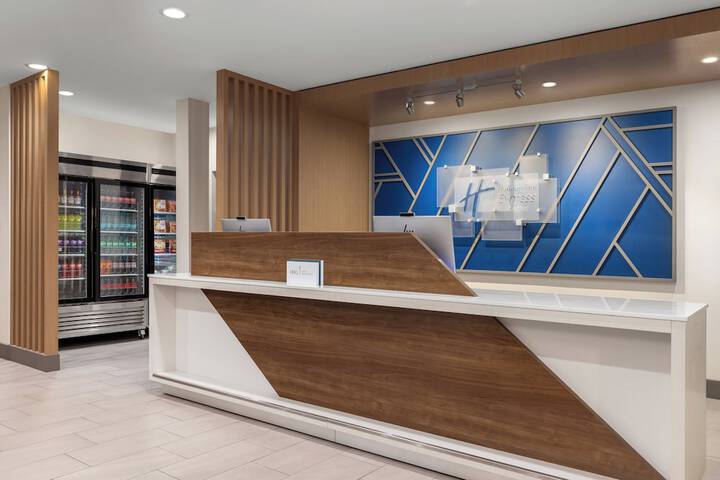 Holiday Inn Express & Suites Buford NE - Lake Lanier by IHG