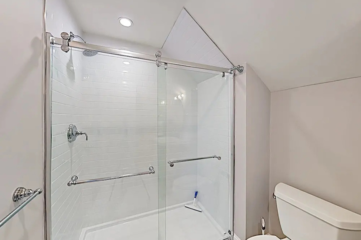 Remodeled Beach Haven W / New Chefs Kitchen 4 Bedroom Home