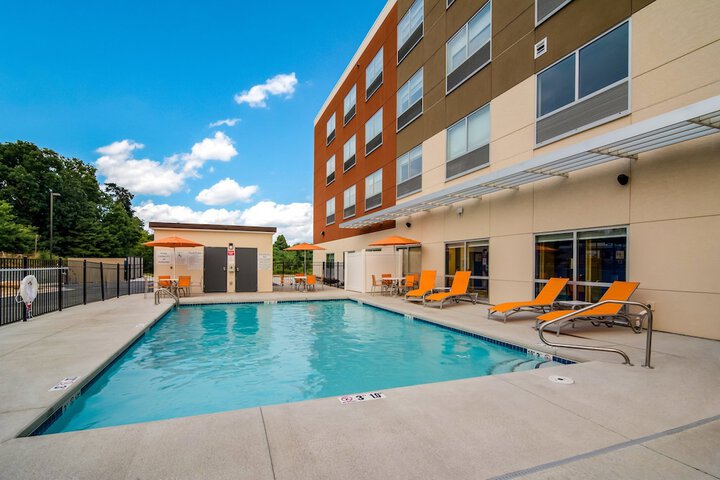 Holiday Inn Express and Suites Asheboro by IHG