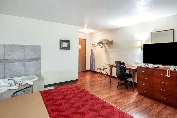 Room 38 of 100