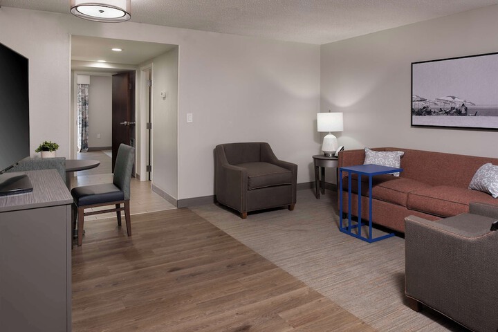 Room 10 of 33