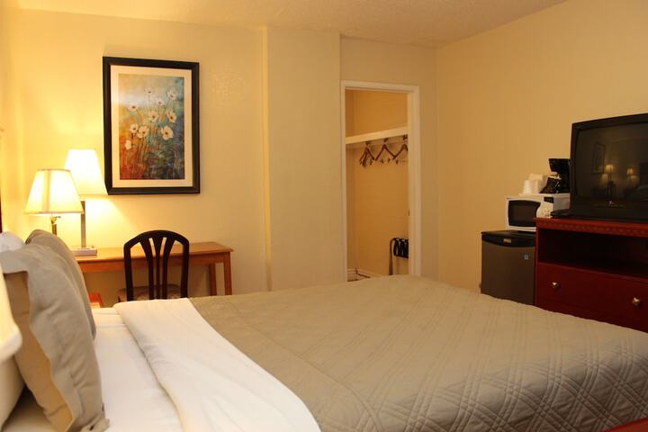 Room 25 of 49