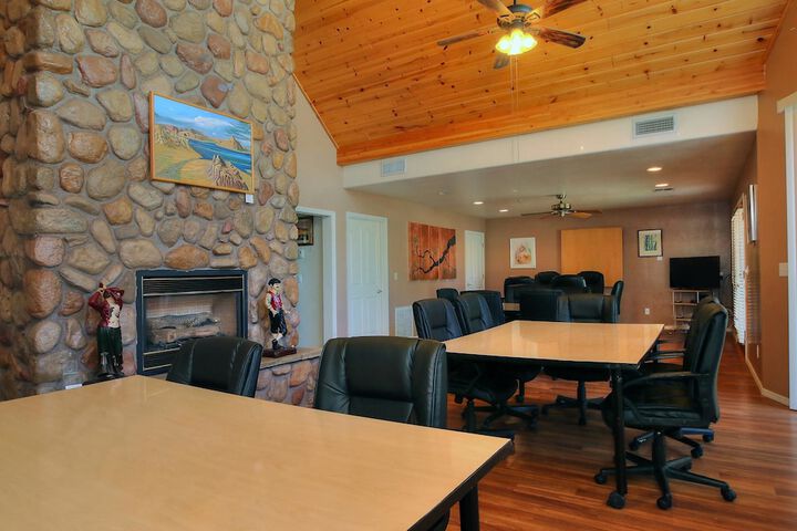 Majestic Mountain Inn