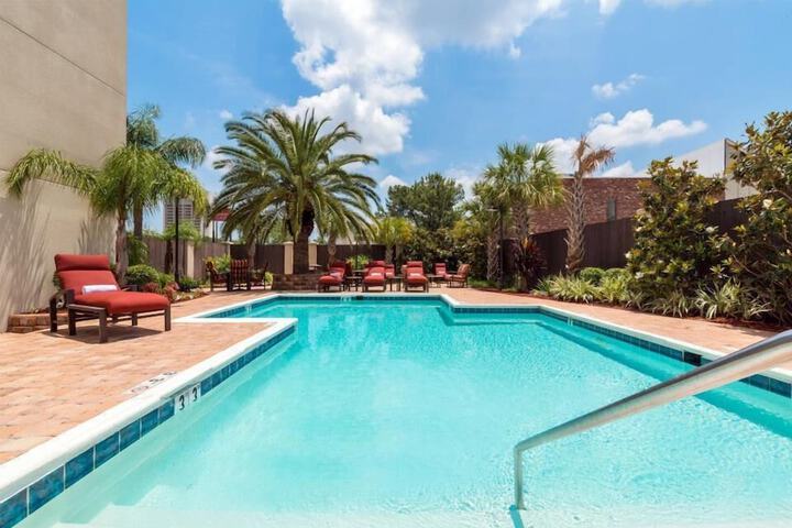 Pool 4 of 27