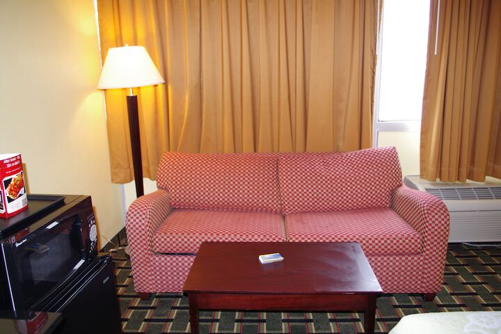 Room 32 of 43