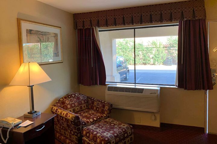 Room 28 of 39