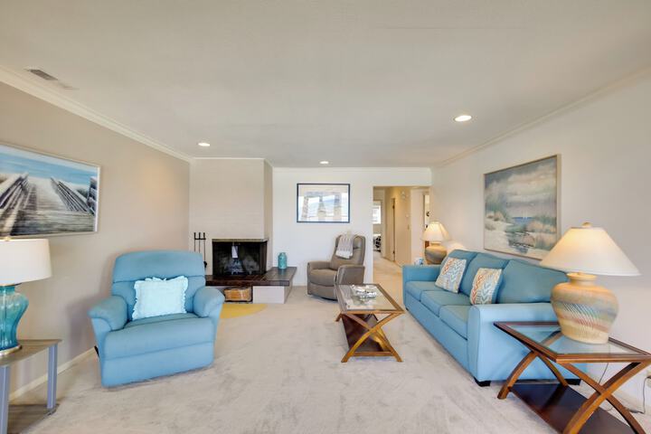 Lincoln City Vacation Rental w / Pool & Ocean Views