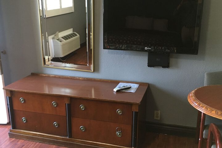 Room 27 of 44