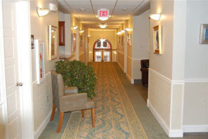 Marina Inn & Suites