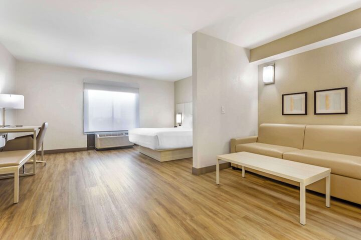 Best Western Plus Sugar Land / Stafford