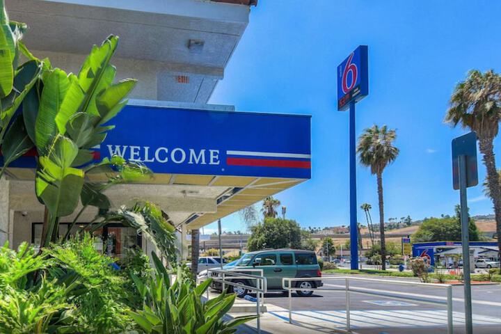 Motel 6 Pomona CA - Los Angeles