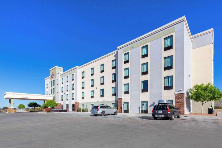 Hotel 10 of 68