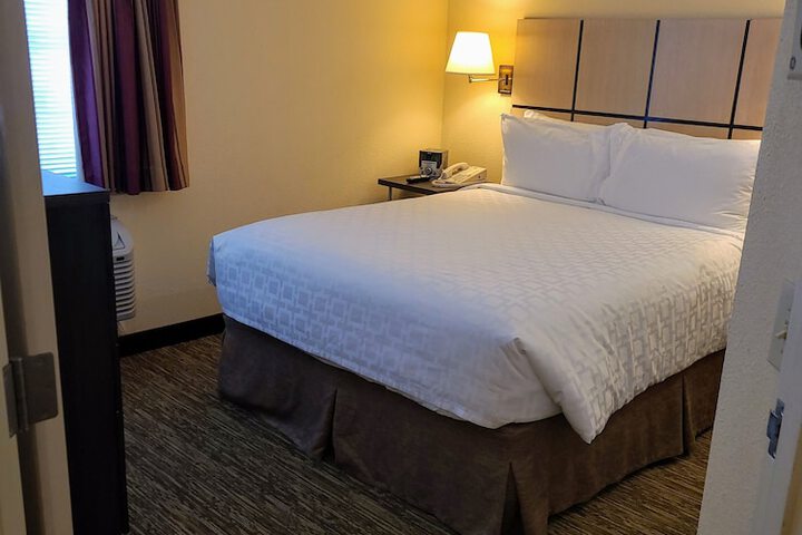 Room 26 of 32