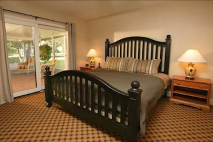 Room 6 of 10