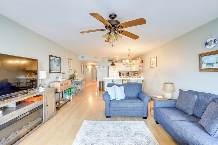 Beach & Pool Access at Condo on Cedar Key!