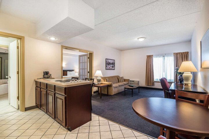 Room 8 of 36