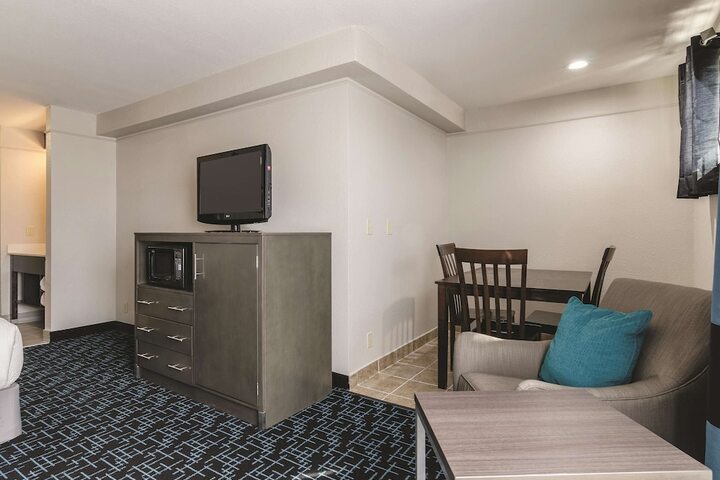 Room 14 of 48