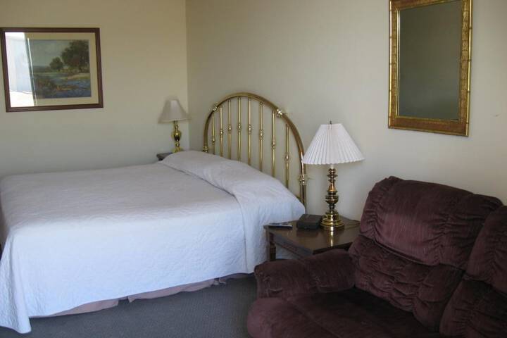 Room 11 of 17