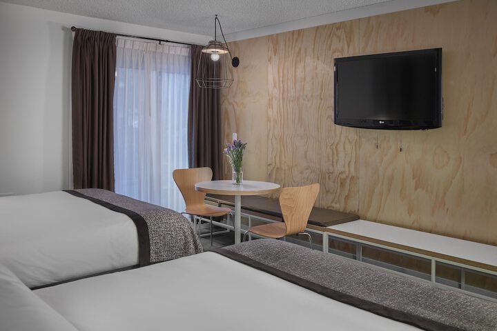 Room 30 of 53